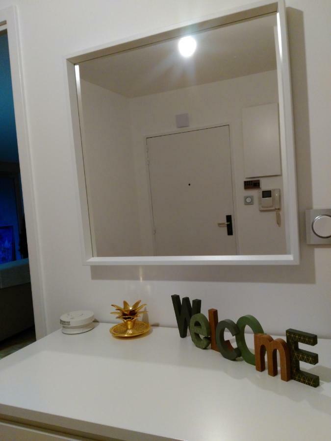 Bel et spacieux appartement de 84 m² avec parking très proche du Métro Garibaldi Lione Esterno foto
